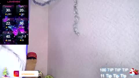 Snapshot of moon_water__ chatting on December 1, 10:31 am Moon Water online show from December 1, 10:31 am