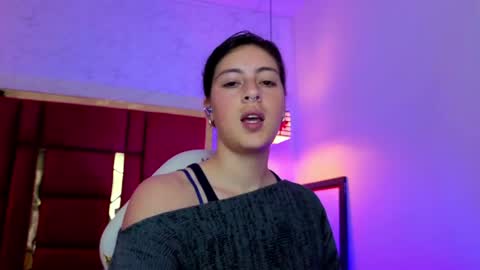 Snapshot of moon_winy chatting on May 5, 11:18 am Winy online show from May 5, 11:18 am
