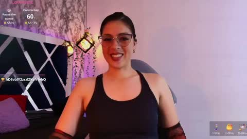 Snapshot of moon_winy chatting on May 11, 4:04 pm Winy online show from May 11, 4:04 pm
