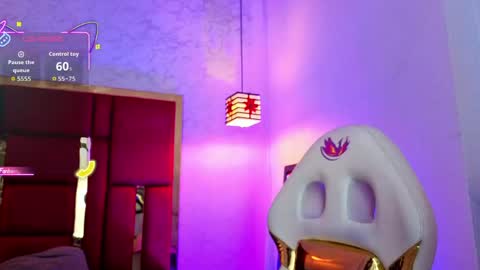 Snapshot of moon_winy chatting on May 21, 11:17 am Winy online show from May 21, 11:17 am