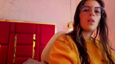 Snapshot of moon_winy chatting on June 15, 11:45 am Winy online show from June 15, 11:45 am