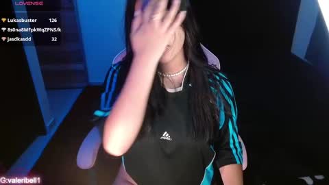 Snapshot of moonbella_bell chatting on December 26, 6:19 am bell online show from December 26, 6:19 am