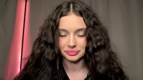 moonfaairy online show from March 11, 7:53 pm