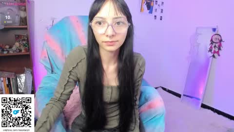 Snapshot of moonlady_ chatting on October 2, 1:23 am MOON  online show from October 2, 1:23 am