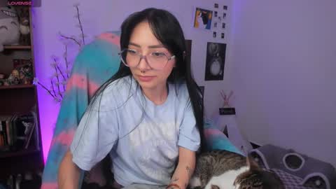 MOON  online show from February 12, 5:02 am