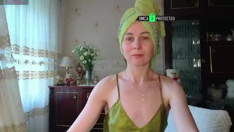 Snapshot of moonlight_88888 chatting on June 1, 11:56 am Moonlight 88888 online show from June 1, 11:56 am