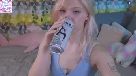 Mia   online show from May 22, 6:24 pm