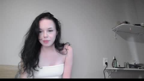 Snapshot of moonlightpoison chatting on July 21, 9:33 am moonlightpoison online show from July 21, 9:33 am