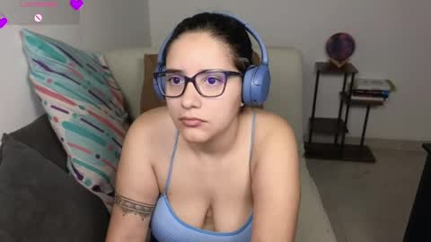 Snapshot of moonwoman_ chatting on May 9, 5:45 am Moon Woman online show from May 9, 5:45 am