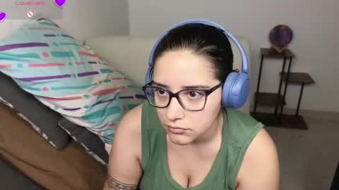 Snapshot of moonwoman_ chatting on May 12, 5:37 am Moon Woman online show from May 12, 5:37 am