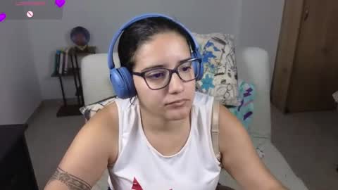 Snapshot of moonwoman_ chatting on June 11, 7:17 am Moon Woman online show from June 11, 7:17 am