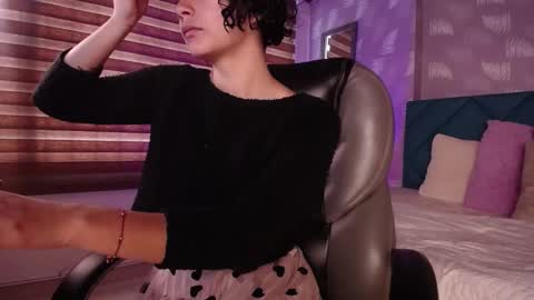 Snapshot of moony_14 chatting on February 22, 1:35 pm Michelle online show from February 22, 1:35 pm