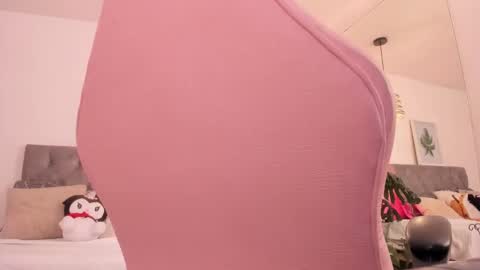 Snapshot of moony_14 chatting on November 23, 2:39 pm Michelle online show from November 23, 2:39 pm