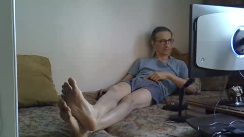 Snapshot of moovurey16 chatting on December 22, 3:58 am Alex online show from December 22, 3:58 am