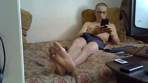 Snapshot of moovurey16 chatting on March 31, 8:15 am Alex online show from March 31, 8:15 am