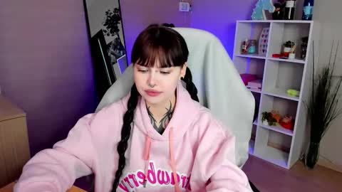 Snapshot of morana_batt chatting on October 11, 2:00 am Morana online show from October 11, 2:00 am
