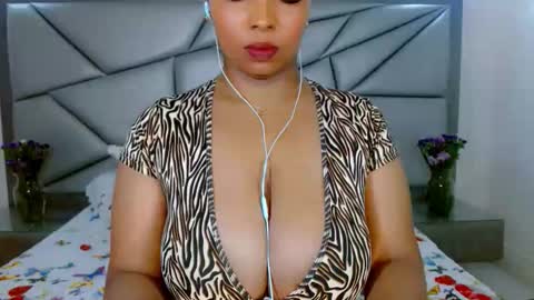 morenaglam_x online show from April 8, 4:18 pm