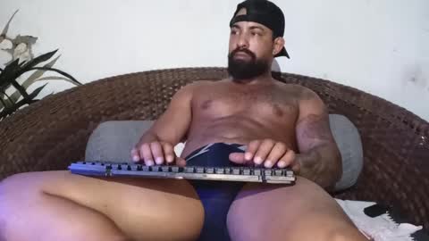 Snapshot of moreno_lutador chatting on February 27, 7:01 am John john online show from February 27, 7:01 am