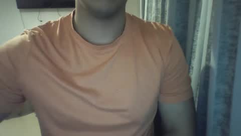 Snapshot of morenolatin19 chatting on February 28, 9:33 pm Jos Luis online show from February 28, 9:33 pm