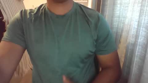 Snapshot of morenolatin19 chatting on May 26, 5:20 pm Jos Luis online show from May 26, 5:20 pm