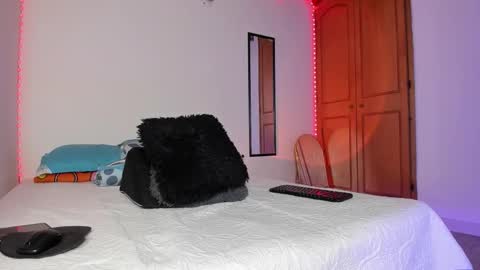 morenosiam online show from November 9, 10:52 pm