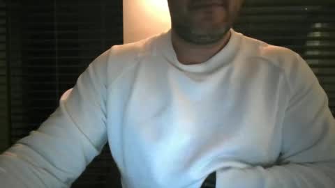 Snapshot of morepassion4u chatting on February 27, 10:31 pm morepassion4u online show from February 27, 10:31 pm