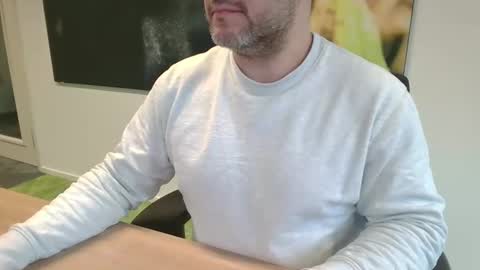 Snapshot of morepassion4u chatting on December 22, 1:19 pm morepassion4u online show from December 22, 1:19 pm