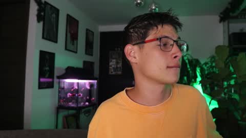 Snapshot of morgan_hiller chatting on February 7, 1:04 am   online show from February 7, 1:04 am