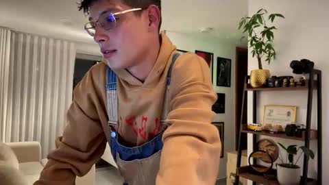 Snapshot of morgan_hiller chatting on October 10, 1:48 am   online show from October 10, 1:48 am