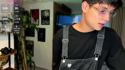   online show from April 19, 11:07 pm