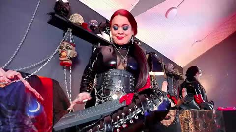 Snapshot of morganacrowley_ chatting on November 23, 12:05 pm Morgana online show from November 23, 12:05 pm