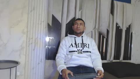 Snapshot of morganandmegan chatting on October 13, 11:32 am MORGAN AND MEGAN online show from October 13, 11:32 am