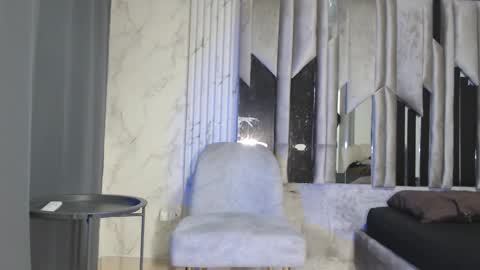 Snapshot of morganandmegan chatting on October 23, 11:20 am MORGAN AND MEGAN online show from October 23, 11:20 am