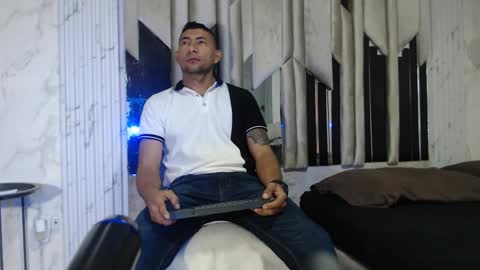 Snapshot of morganandmegan chatting on October 24, 11:17 am MORGAN AND MEGAN online show from October 24, 11:17 am