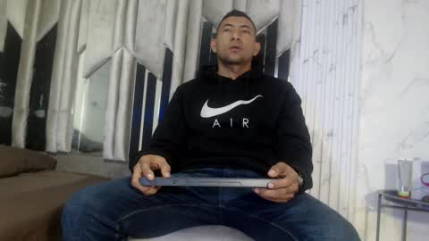 Snapshot of morganandmegan chatting on November 18, 11:14 am MORGAN AND MEGAN online show from November 18, 11:14 am