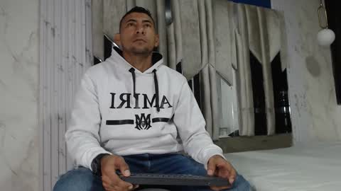 Snapshot of morganandmegan chatting on November 24, 11:10 am MORGAN AND MEGAN online show from November 24, 11:10 am