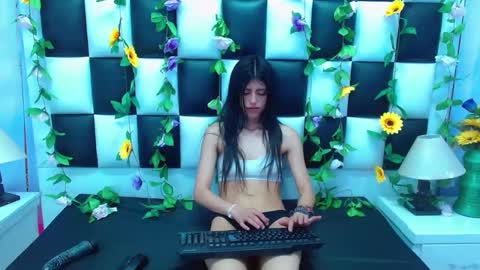 morganasmit_ online show from February 3, 8:13 pm