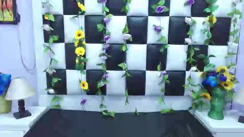 morganasmit_ online show from February 6, 7:29 pm