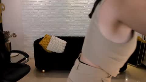 Morgan Hicks online show from November 2, 5:15 pm