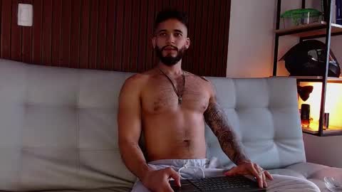 Snapshot of morgann_jones chatting on February 4, 8:17 pm morgan online show from February 4, 8:17 pm