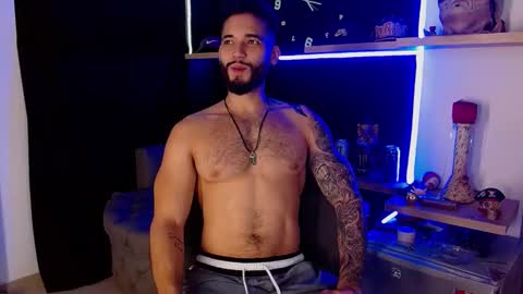 Snapshot of morgann_jones chatting on February 21, 10:15 pm morgan online show from February 21, 10:15 pm