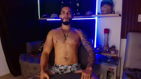 Snapshot of morgann_jones chatting on February 23, 1:02 am morgan online show from February 23, 1:02 am
