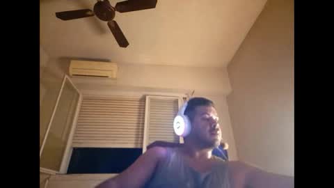 Snapshot of morocho777 chatting on February 6, 5:25 am Bruno online show from February 6, 5:25 am