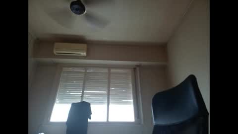 Snapshot of morocho777 chatting on February 8, 9:46 pm Bruno online show from February 8, 9:46 pm