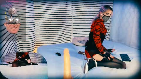 Snapshot of morphelina chatting on October 18, 11:33 am Morphelina online show from October 18, 11:33 am