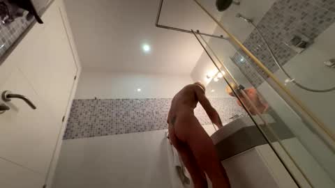 Snapshot of morris_bi69 chatting on December 21, 7:32 pm morris_bi69 online show from December 21, 7:32 pm
