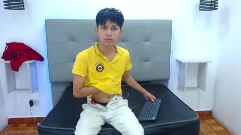 Snapshot of mortelle_ chatting on November 19, 12:49 pm MORTELLE online show from November 19, 12:49 pm