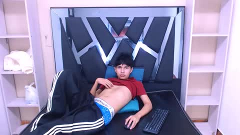 Snapshot of mortelle_ chatting on December 1, 7:30 pm MORTELLE online show from December 1, 7:30 pm