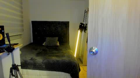 Snapshot of morthy_downey chatting on June 18, 11:31 pm Morthy online show from June 18, 11:31 pm