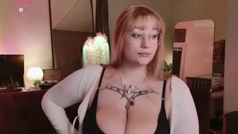 morvelyn online show from July 14, 9:31 pm